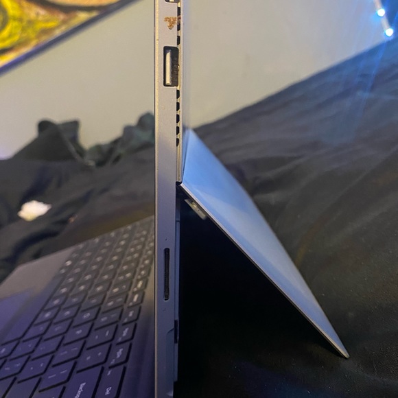 Microsoft Surface Pro 3 (Bundle) - Picture 4 of 8